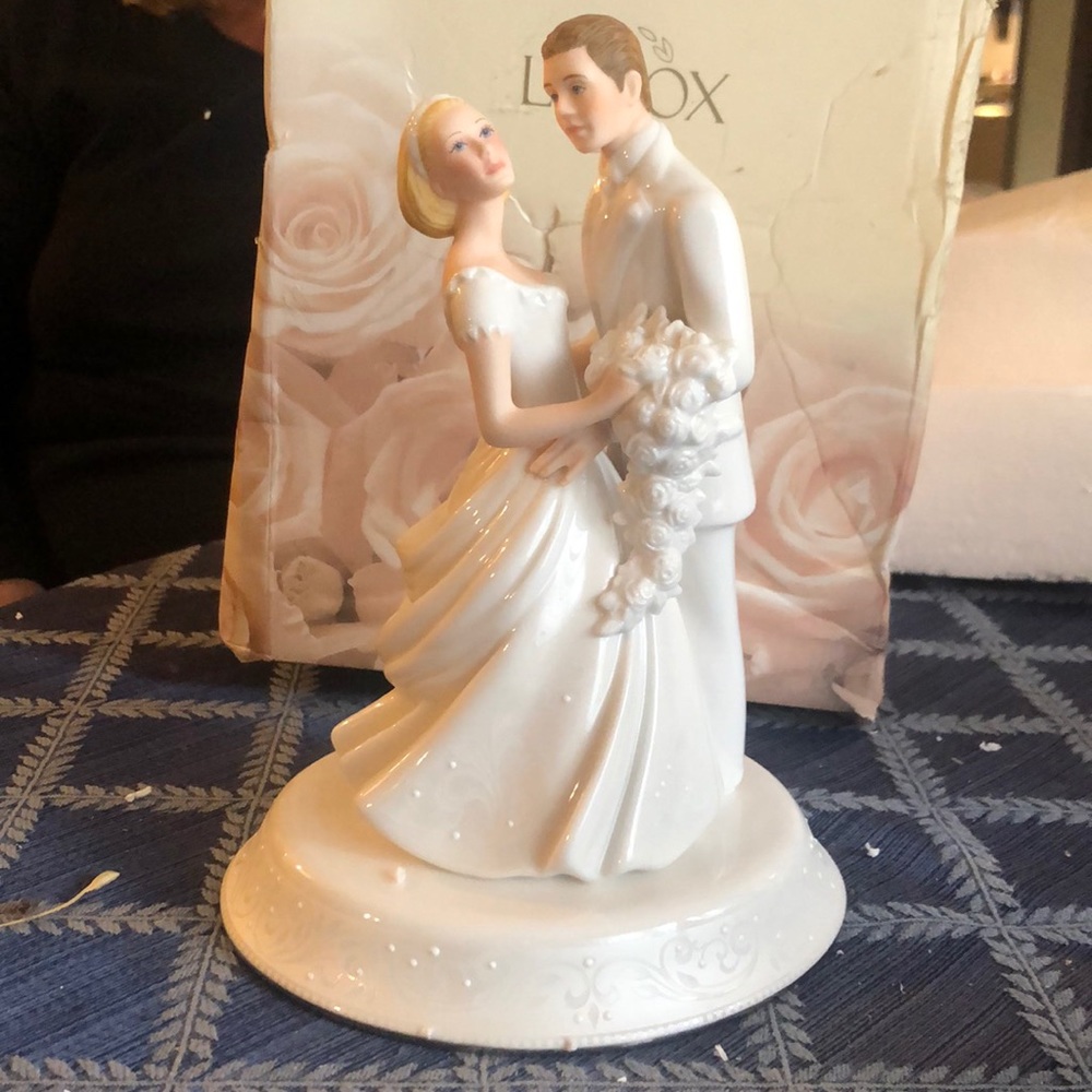 Lenox Opal Innocence Bride & Groom cake topper-NEW